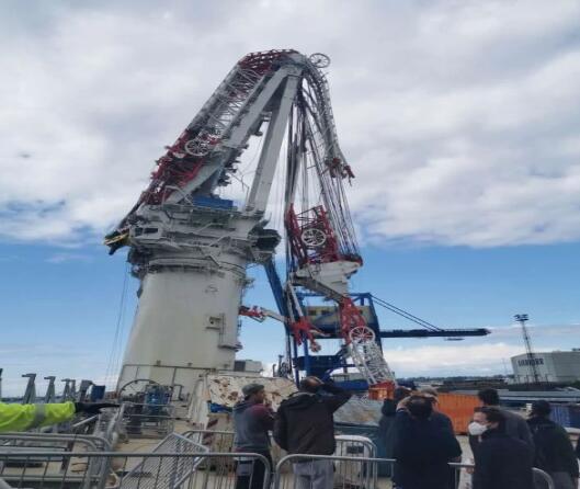 全球最大噸位風電安裝船吊臂攔腰折斷，損失1億歐元