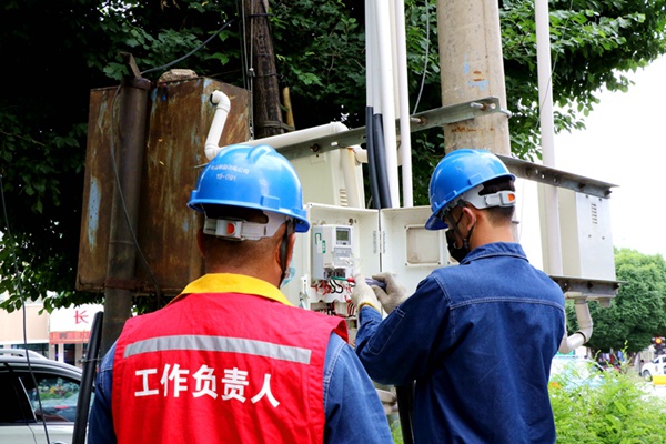 國網(wǎng)伊犁供電公司：嚴抓“小”現(xiàn)場，推進“大”安全