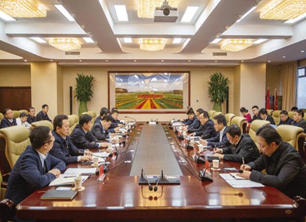 內蒙古電力（集團）公司董事長、黨委書記賈振國帶隊赴鄂爾多斯地區(qū)調研