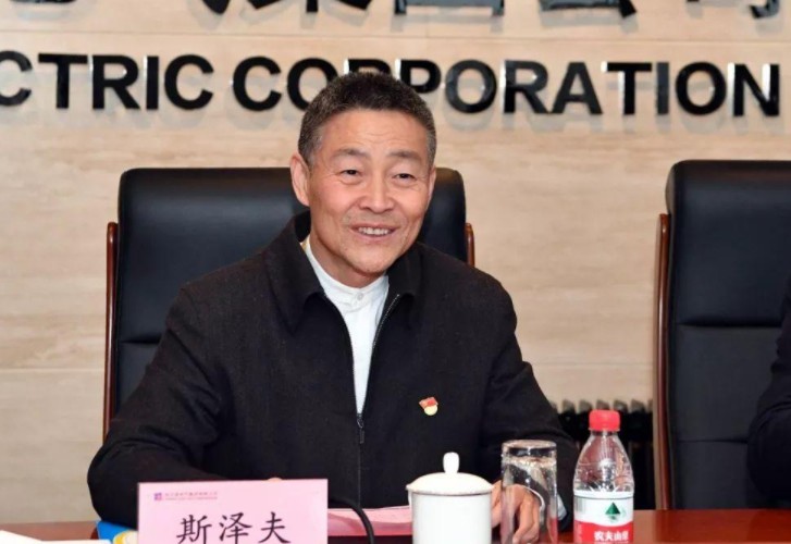發(fā)展新能源要與電力安全統(tǒng)籌兼顧——訪全國政協(xié)常委，哈爾濱電氣集團有限公司黨委書記、董事長斯?jié)煞? width=