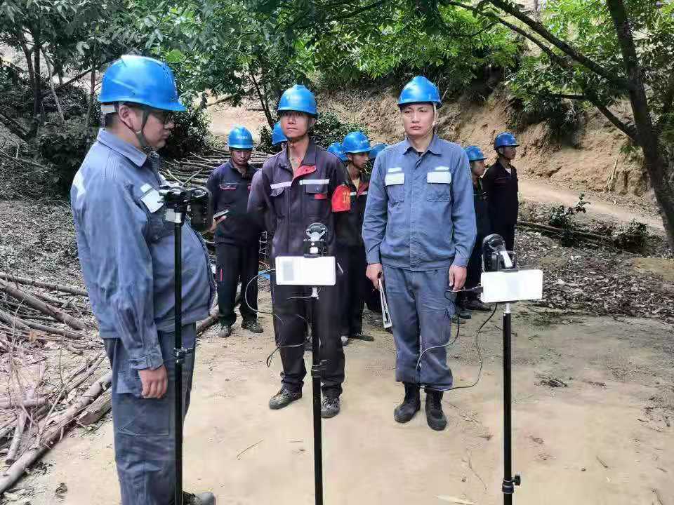 臨滄云縣供電局配電管理三所開(kāi)展隱患整改，切實(shí)保障用戶用電安全