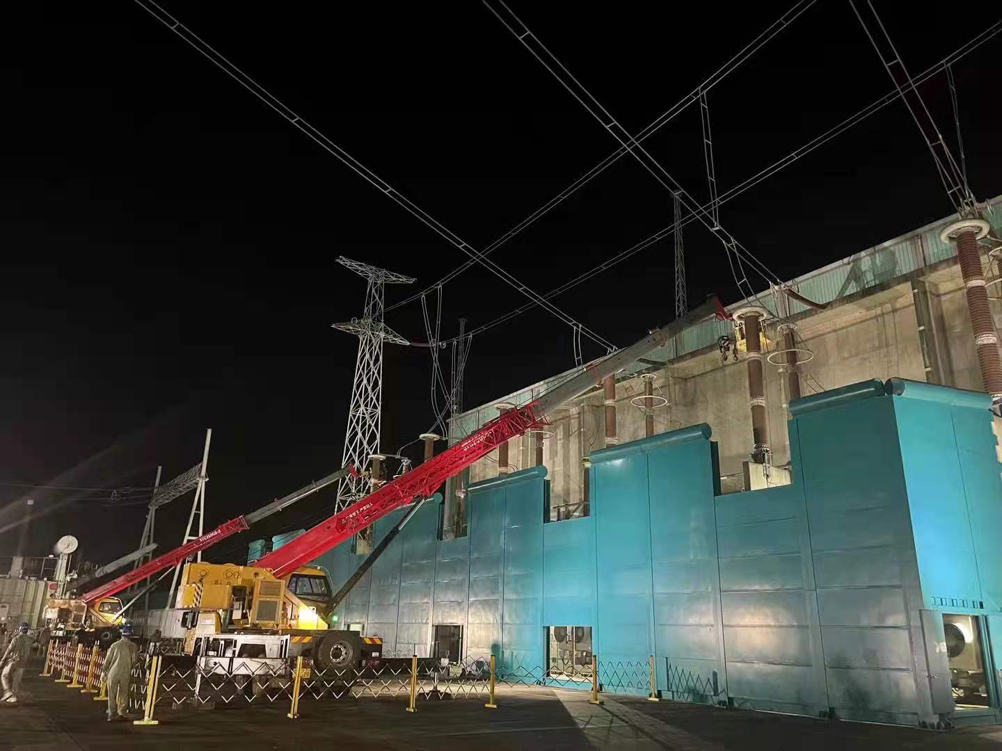 鄂電“鐵軍”：30個(gè)小時(shí)晝夜搶修作業(yè)，守護(hù)西電東送電網(wǎng)大動(dòng)脈