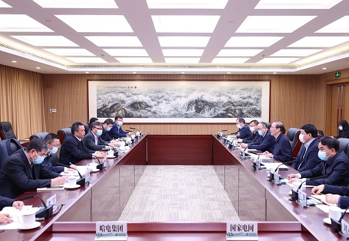 辛保安、張智剛與哈電集團(tuán)董事長曹志安、總經(jīng)理吳偉章會談