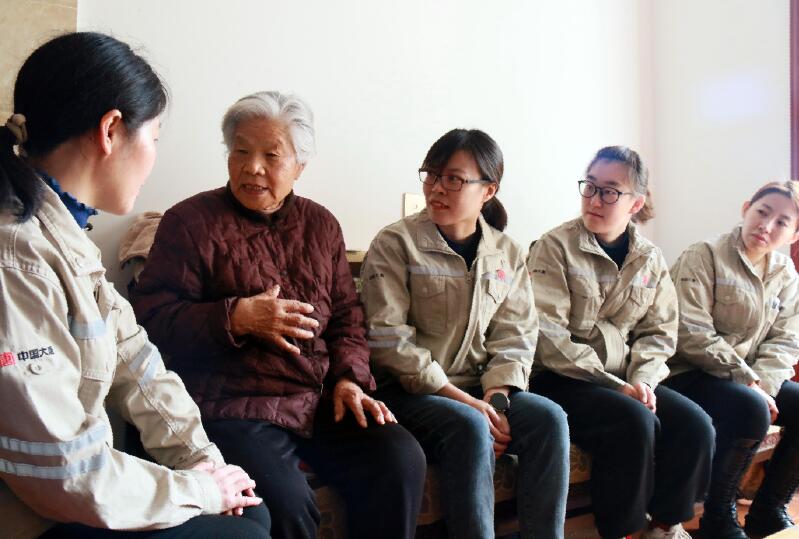別樣婦女節(jié)，溫暖老人心