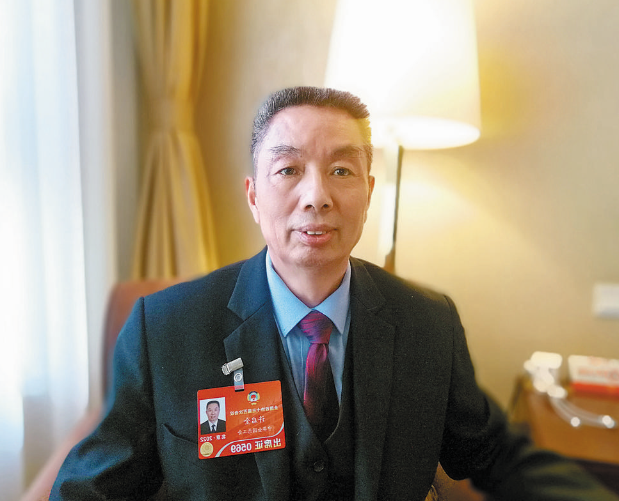 【羅慧】安徽宿州供電公司輸電運檢中心帶電班員許啟金：深化產(chǎn)教融合，培養(yǎng)更多技術(shù)技能人才