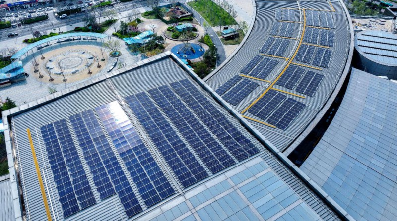 1.2MW！山東商業(yè)綜合體屋頂光伏發(fā)電項目并網(wǎng)發(fā)電