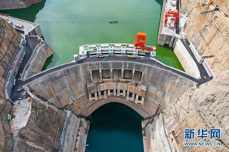 國家能源局章建華：加快推進能源轉(zhuǎn)型，大力發(fā)展風電和太陽能發(fā)電！