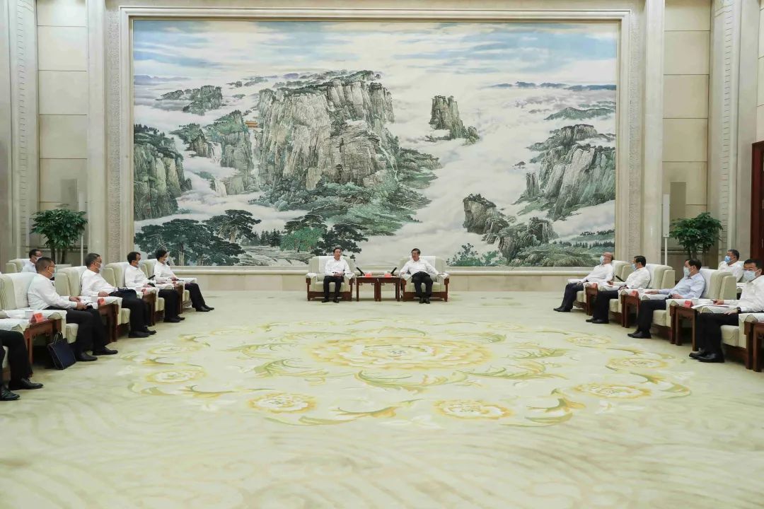 國家電網(wǎng)董事長辛保安與河北省委書記倪岳峰、省長王正譜會(huì)談