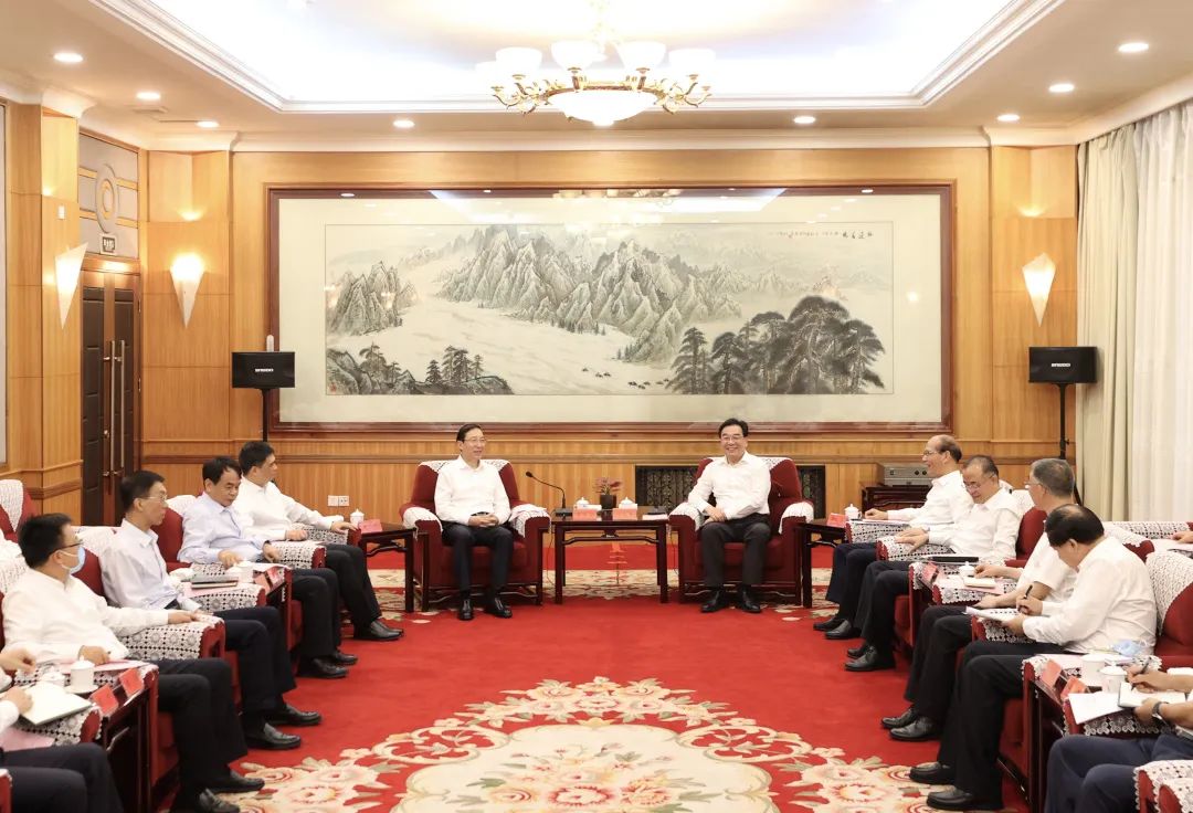 國家電網(wǎng)董事長、黨組書記辛保安與青海省委書記信長星、省長吳曉軍會談