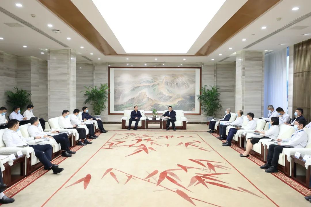 國家電網(wǎng)公司董事長、黨組書辛保安與東方電氣集團董事長俞培根、總經(jīng)理徐鵬會談
