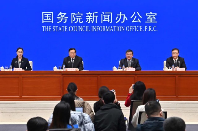 國家發(fā)改委：健全多能互補(bǔ)綜合應(yīng)急調(diào)度機(jī)制，推動風(fēng)、光發(fā)電多發(fā)滿發(fā)