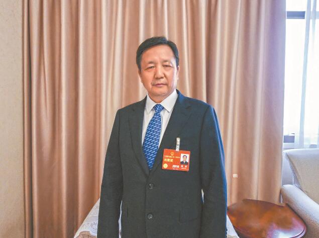 新型電力系統(tǒng)建設(shè)為電力裝備制造業(yè)帶來(lái)新機(jī)遇——訪全國(guó)人大代表，全國(guó)工商聯(lián)副主席，特變電工股份有限公司黨委書(shū)記、董事長(zhǎng)張新