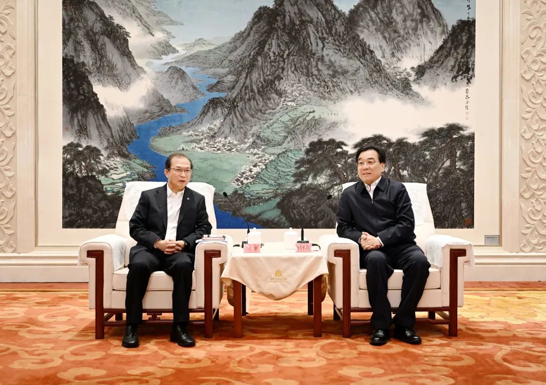 華電集團(tuán)黨組書記、董事長(zhǎng)江毅拜會(huì)江蘇省委書記信長(zhǎng)星