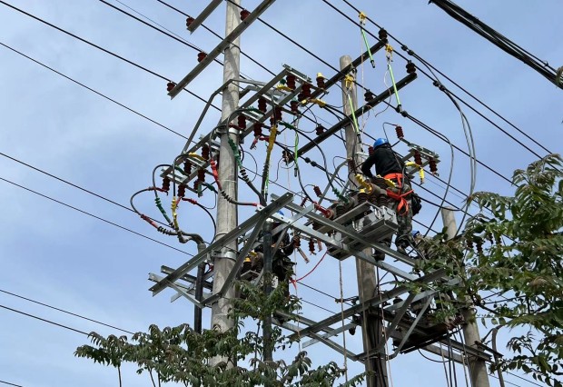 六五四供電公司奮戰(zhàn)8小時，順利完成新線路投運