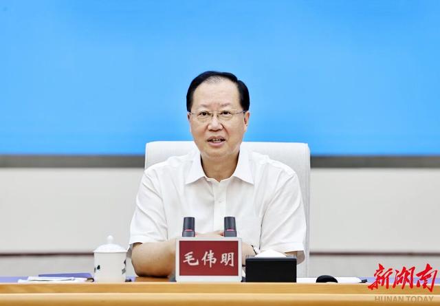 湖南省委副書(shū)記、省長(zhǎng)毛偉明與發(fā)電企業(yè)代表座談：強(qiáng)化擔(dān)當(dāng) 滿發(fā)穩(wěn)發(fā)