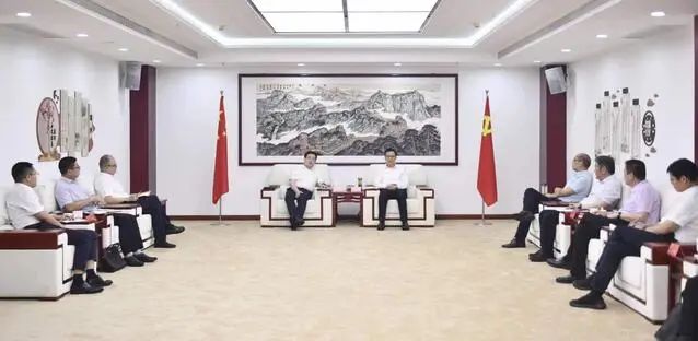 漯河市委書記秦保強(qiáng)、市長黃鈁會(huì)見中國電建華中區(qū)總部黨委書記、總經(jīng)理蹇尚友一行