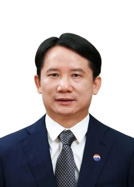 曾任貴州省能源局黨組書記、局長 丁雄軍當選中國貴州茅臺酒廠(集團)黨委書記