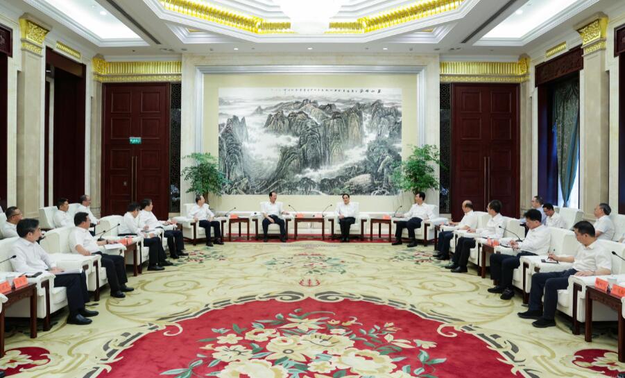 中國電建黨委書記、董事長丁焰章拜會貴州省委書記徐麟、省長李炳軍
