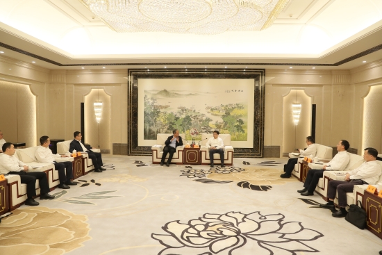 中國電建黨委副書記、總經(jīng)理王斌與江蘇省委常委、蘇州市委書記曹路寶舉行會談