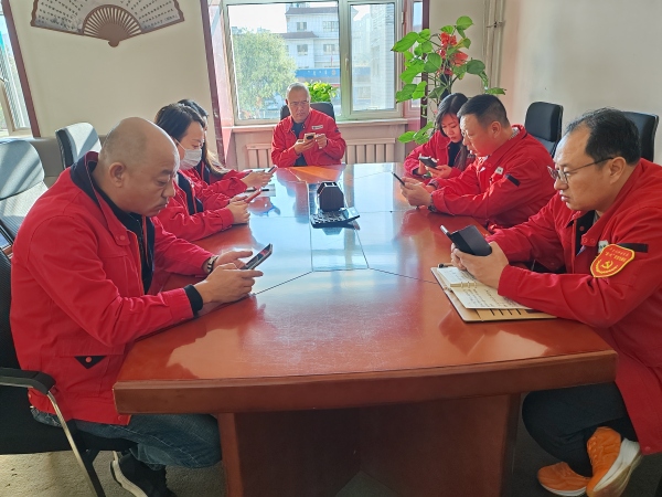 烏海市千里山供電公司：學(xué)習(xí)新細(xì)則，提升班組管理