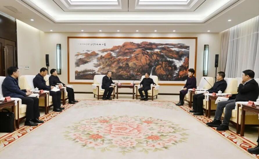 三峽集團(tuán)董事長(zhǎng)、黨組書(shū)記雷鳴山拜會(huì)內(nèi)蒙古自治區(qū)黨委書(shū)記孫紹騁、自治區(qū)主席王莉霞