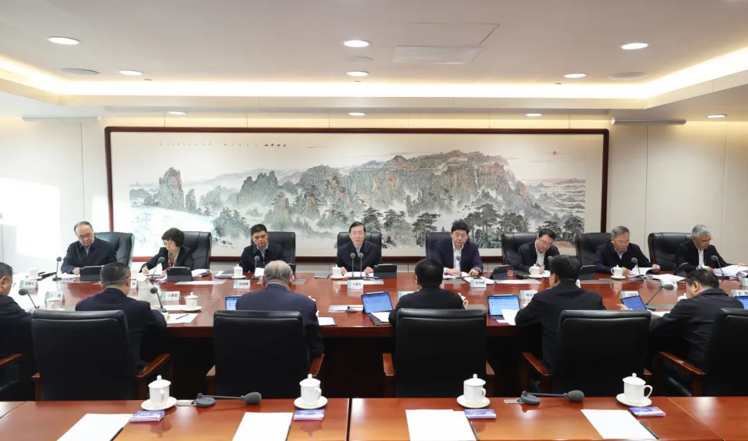 國家電網(wǎng)公司領(lǐng)導(dǎo)班子和專職助理、總師、副總師2024年調(diào)研座談會召開