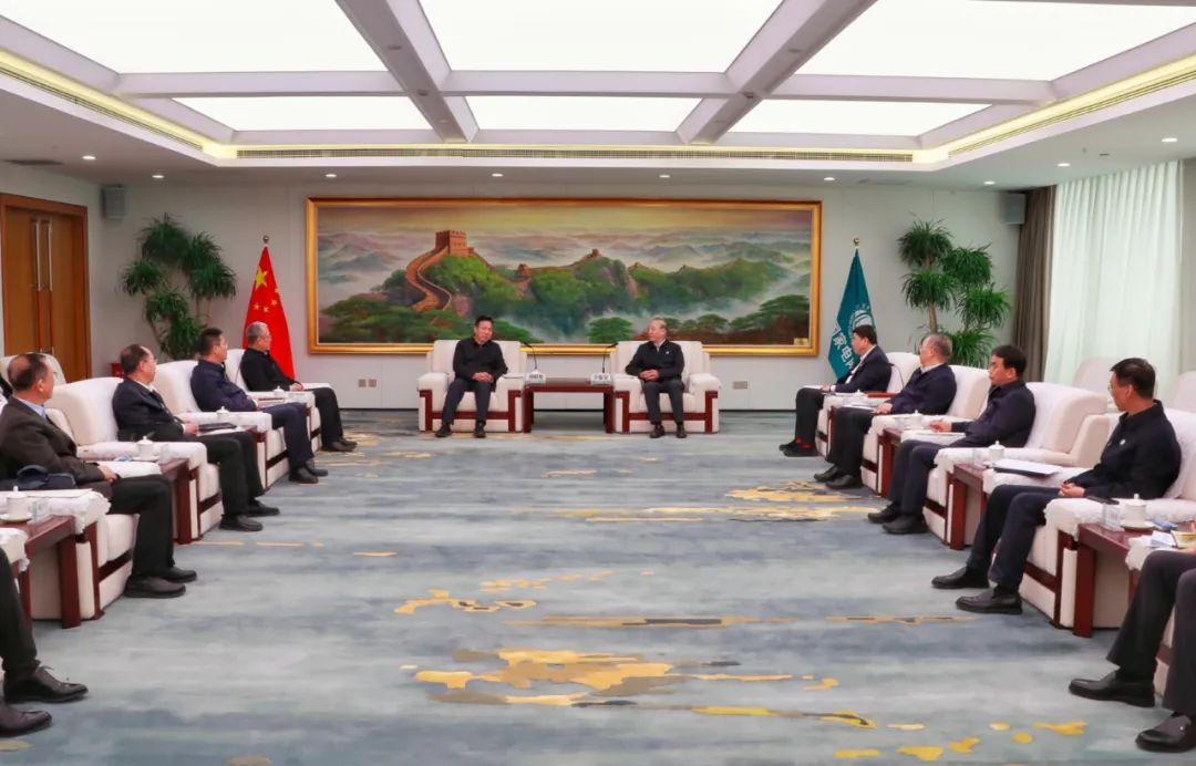 劉明勝、栗寶卿與國(guó)家電網(wǎng)董事長(zhǎng)辛保安、總經(jīng)理張智剛會(huì)談