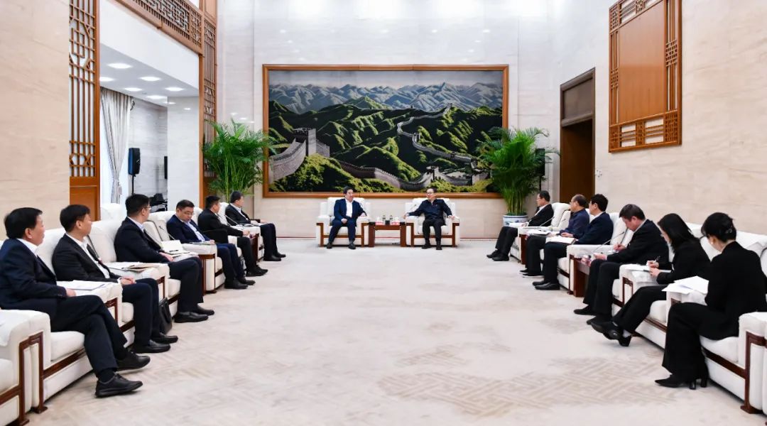 中國(guó)電氣裝備白忠泉董事長(zhǎng)、周群總經(jīng)理拜訪中國(guó)大唐董事長(zhǎng)鄒磊