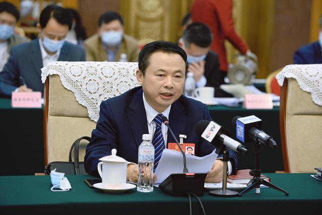 【兩會(huì)好聲音】全國(guó)人大代表、天能控股董事長(zhǎng)張?zhí)烊危和苿?dòng)《可再生能源法》修訂，保障國(guó)家能源安全