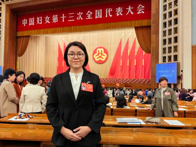 中國能建北京設(shè)備公司黨委書記、董事長，中國能建首批一級技術(shù)專家張?jiān)氯A獲全國三八紅旗手榮譽(yù)稱號