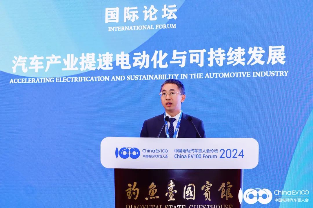 華為侯金龍：加速以超快充為主的充電基礎設施建設，提升用戶體驗，促進電動汽車消費與普及