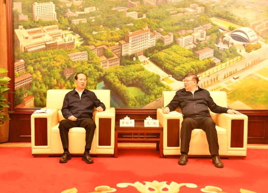 中國電建黨委書記、董事長丁焰章與華中科技大學(xué)校長尤政會(huì)談
