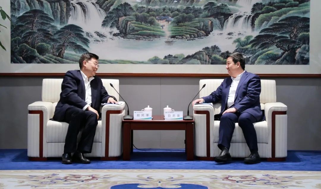 中國電氣裝備黨委書記、董事長白忠泉會(huì)見首鋼集團(tuán)黨委書記、董事長趙民革
