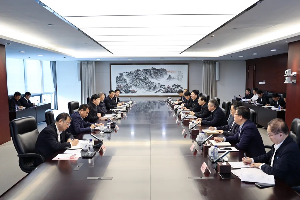 華電集團董事長江毅、總經(jīng)理葉向東與國家電網(wǎng)董事長、黨組書記張智剛會談