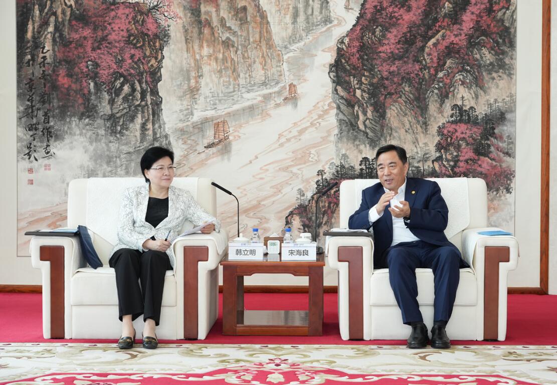 中國能建黨委書記、董事長宋海良與江蘇省委常委、南京市委書記韓立明會談