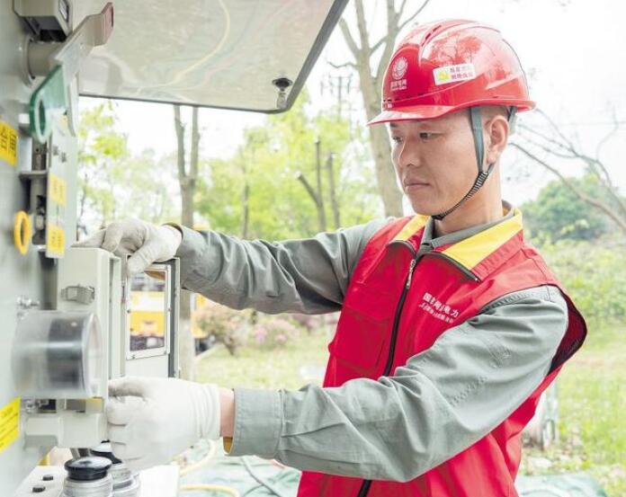 賀彪：星城萬家燈火，“帶電護(hù)衛(wèi)”用心守候