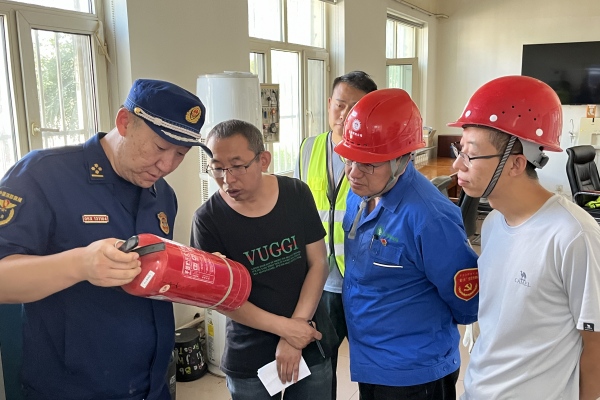 內(nèi)蒙古電力公司烏海千里山供電公司：蒙電愛心光明行，用電無憂筑防線