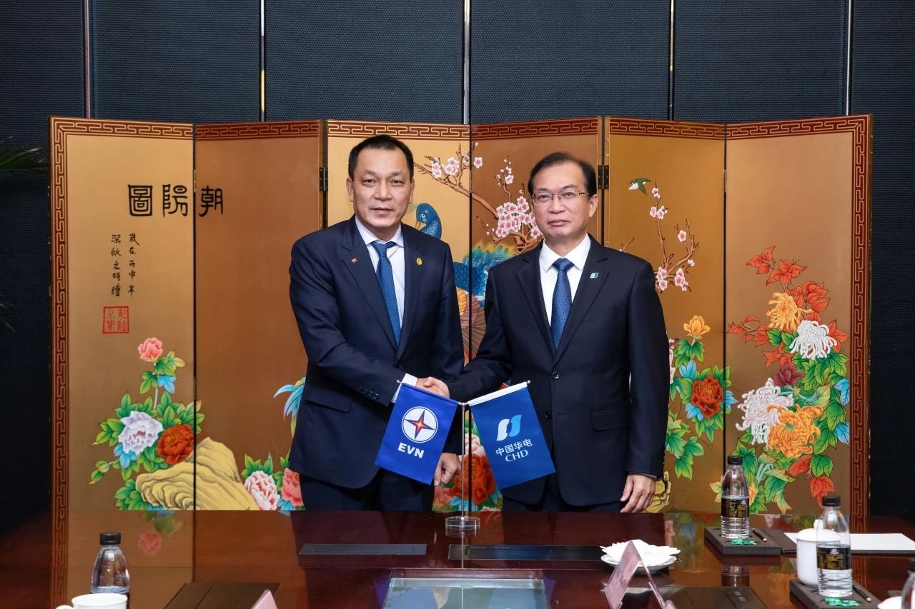 華電集團(tuán)黨組書記、董事長江毅與越南電力集團(tuán)董事長鄧黃安舉行會談